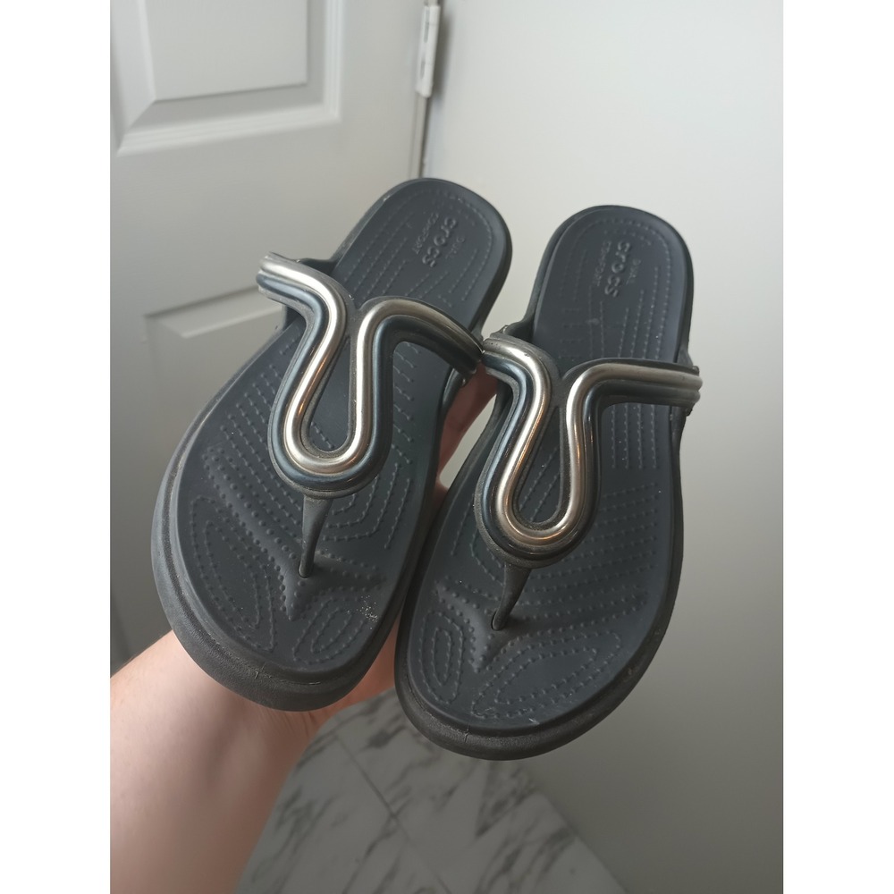 Crocs Serena Embellish Flip Sandals Black Silver Metallic Women Size 10 205600